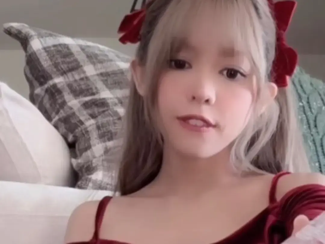 《绯红小猫》相关资源图片