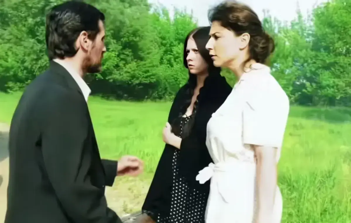 《烽火母女泪》三部曲全本收录-Roberta Gemma主演未删减中文版-烽火母女泪震撼登场在线观看