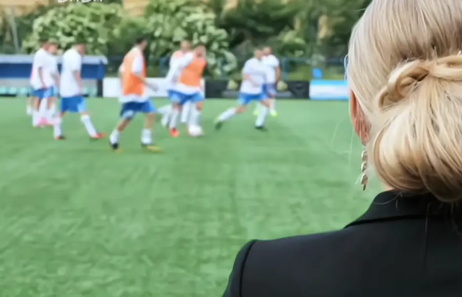 《足球队的女老板们》无广告在线观看-法国喜剧《Footballers'Moms》-足球女老板高清完整版免费播放