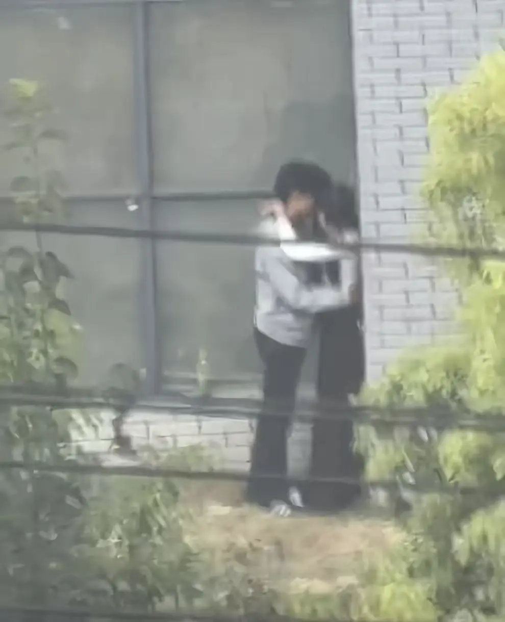 《蚌埠职教园情侣野外视频》资源下载-完整版全程呈现-蚌埠职教园情侣野外视频免费在线观看