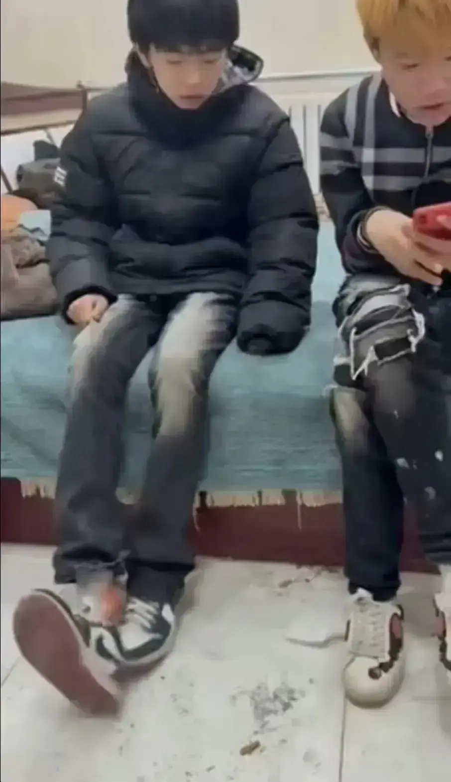 《校园轻奢男孩事件》全视频未删减版-两个男孩轻奢小子事件来龙去脉-1080P高清画质免费在线播放完整资源
